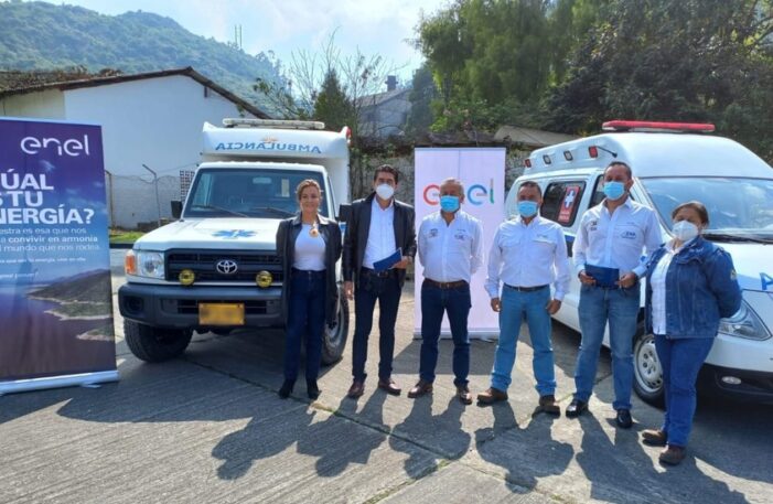 Enel Colombia dona dos ambulancias a los municipios de Granada y San Antonio del Tequendama
