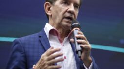 Luis Pérez retira su candidatua presidencial