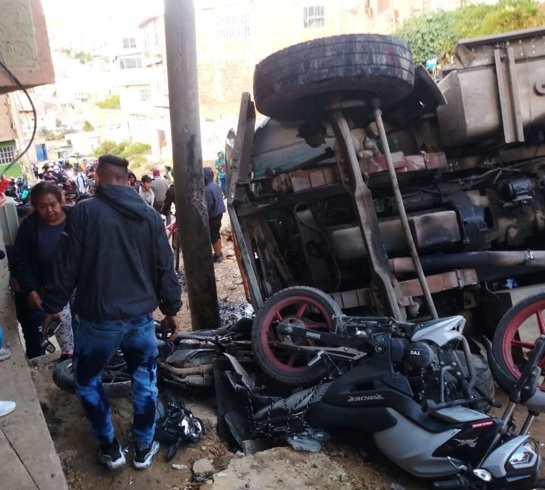 En Soacha volqueta sin frenos provoca múltiple choque y deja tres ...